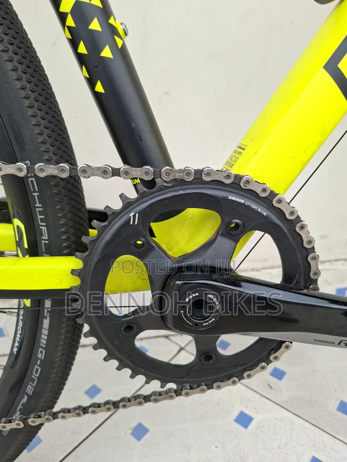 Boardman CXR 8.9 Gravel Bike