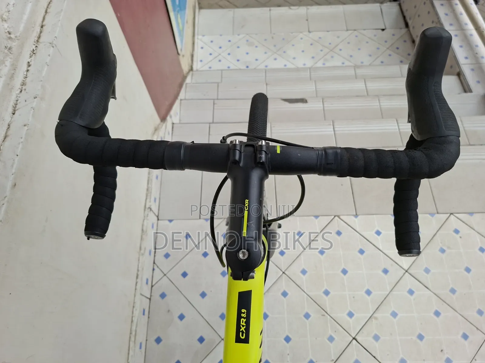Boardman CXR 8.9 Gravel Bike