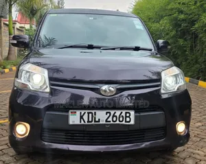 Toyota Sienta 2015 Purple