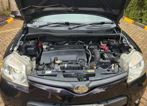 Toyota Sienta 2015 Purple
