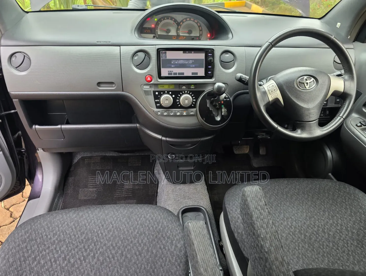 Toyota Sienta 2015 Purple