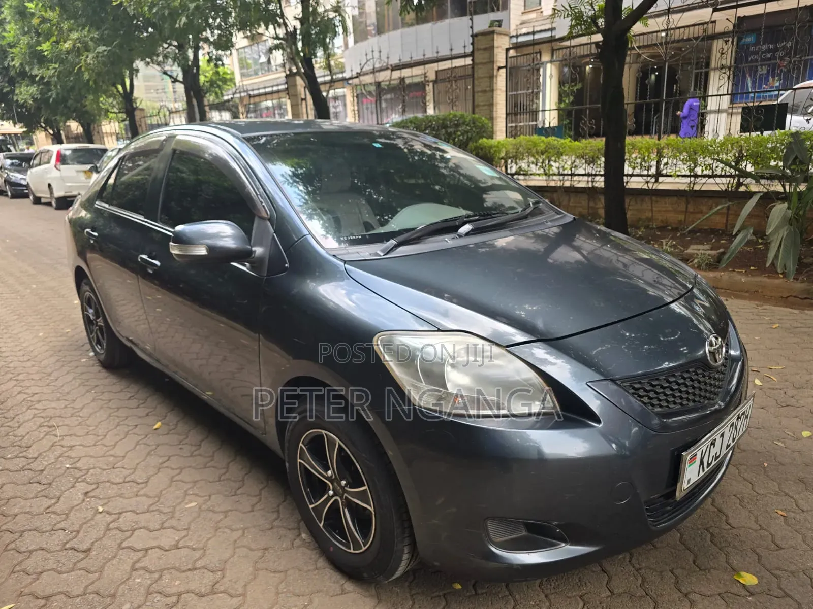 Toyota Belta 2009 Gray