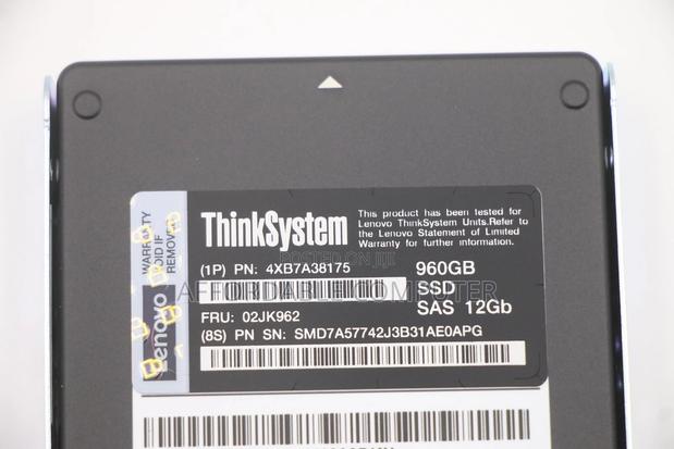 Lenovo Thinksystem 4xb7a38175 2.5" 960gb Sas 12g Sr650 Server SSD