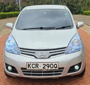 Nissan Note 2011 Silver