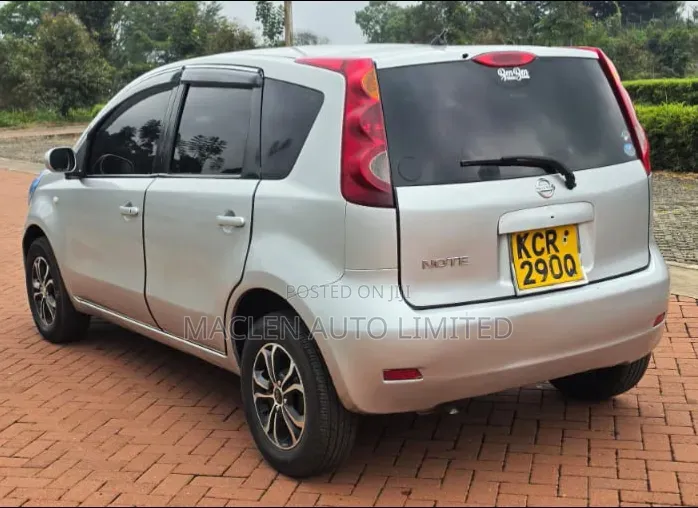 Nissan Note 2011 Silver