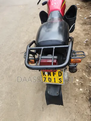 Honda CB 2022 Red
