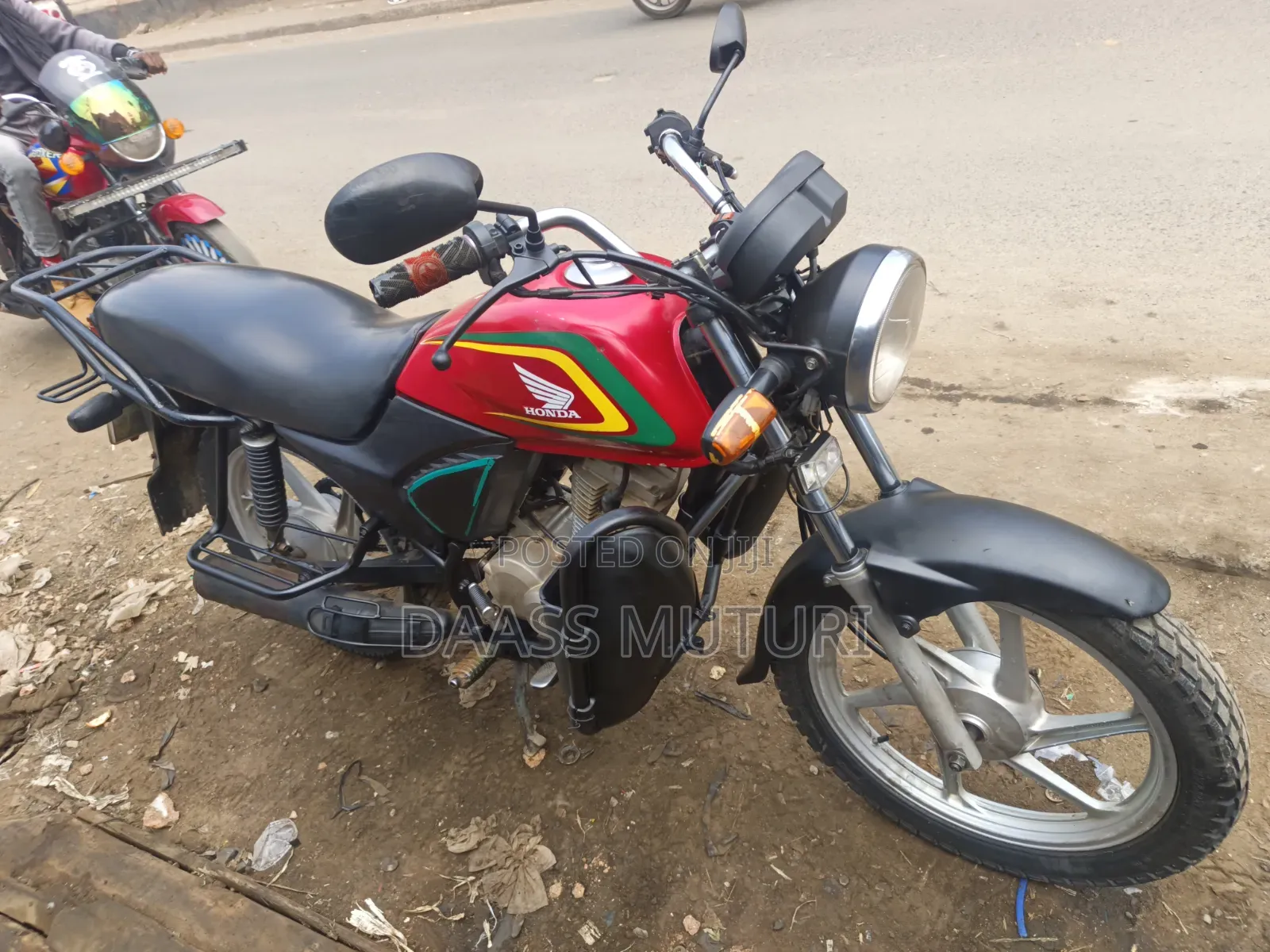 Honda CB 2022 Red
