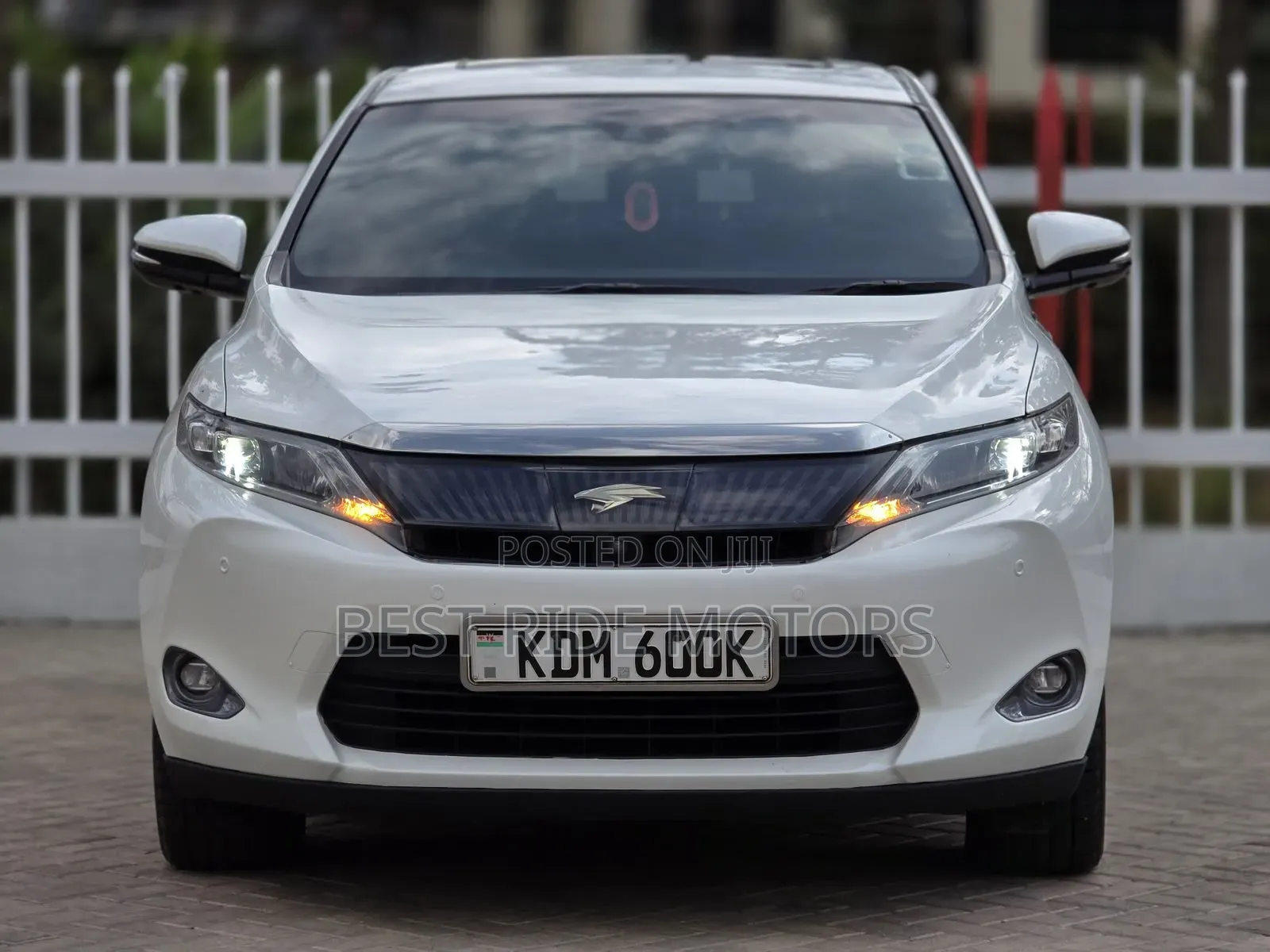 Toyota Harrier 2.0 2016 Off white