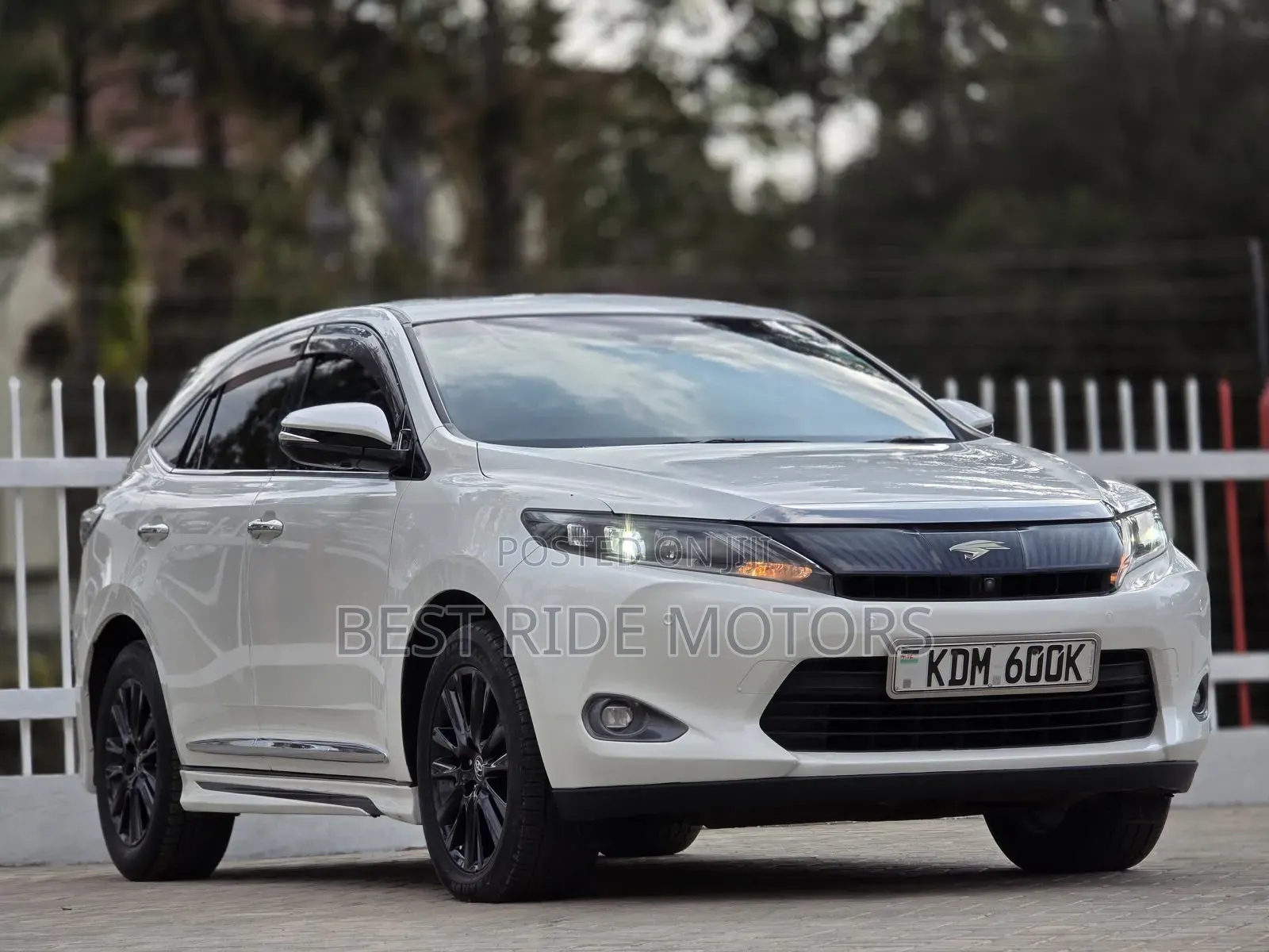 Toyota Harrier 2.0 2016 Off white