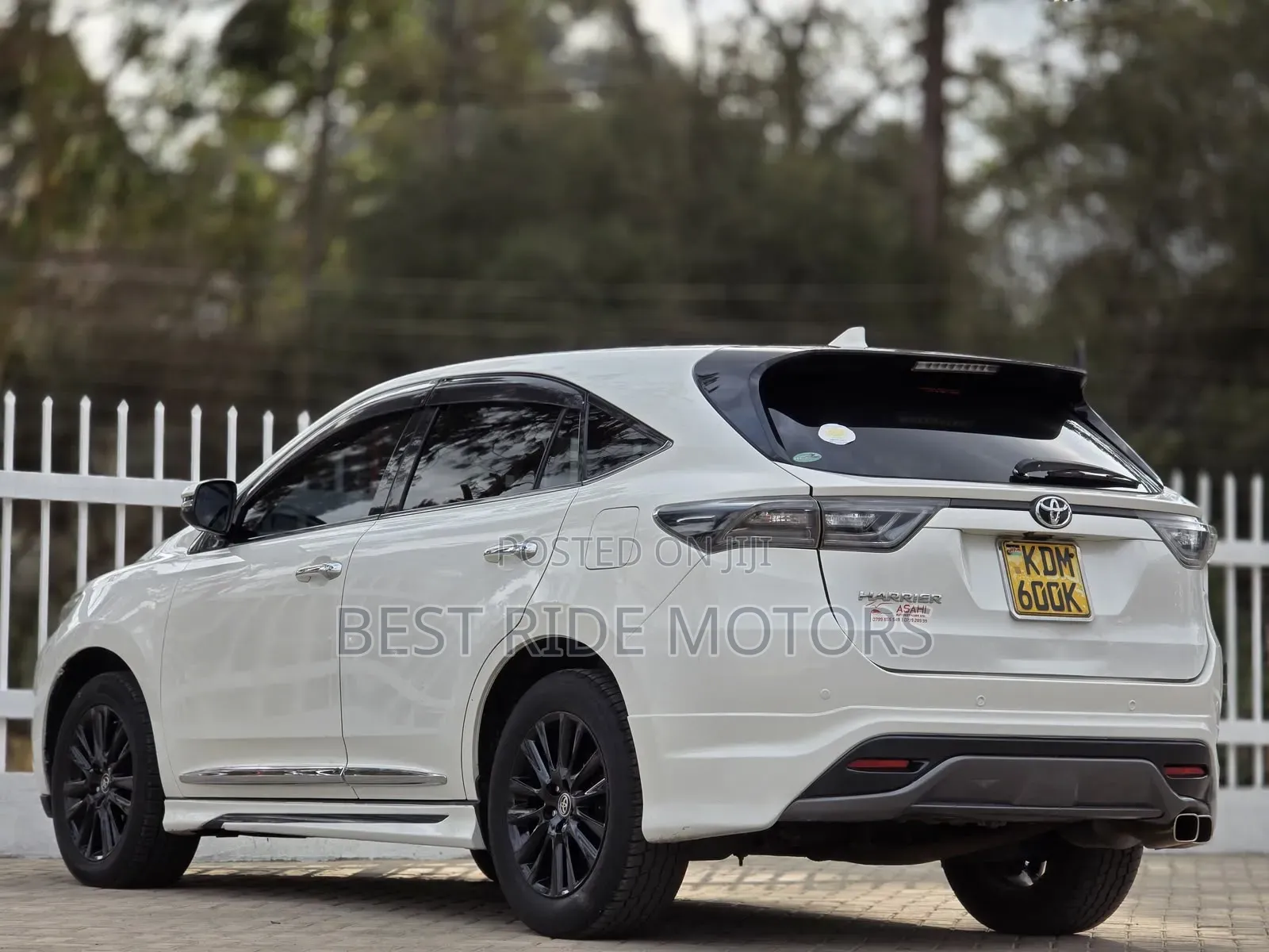 Toyota Harrier 2.0 2016 Off white