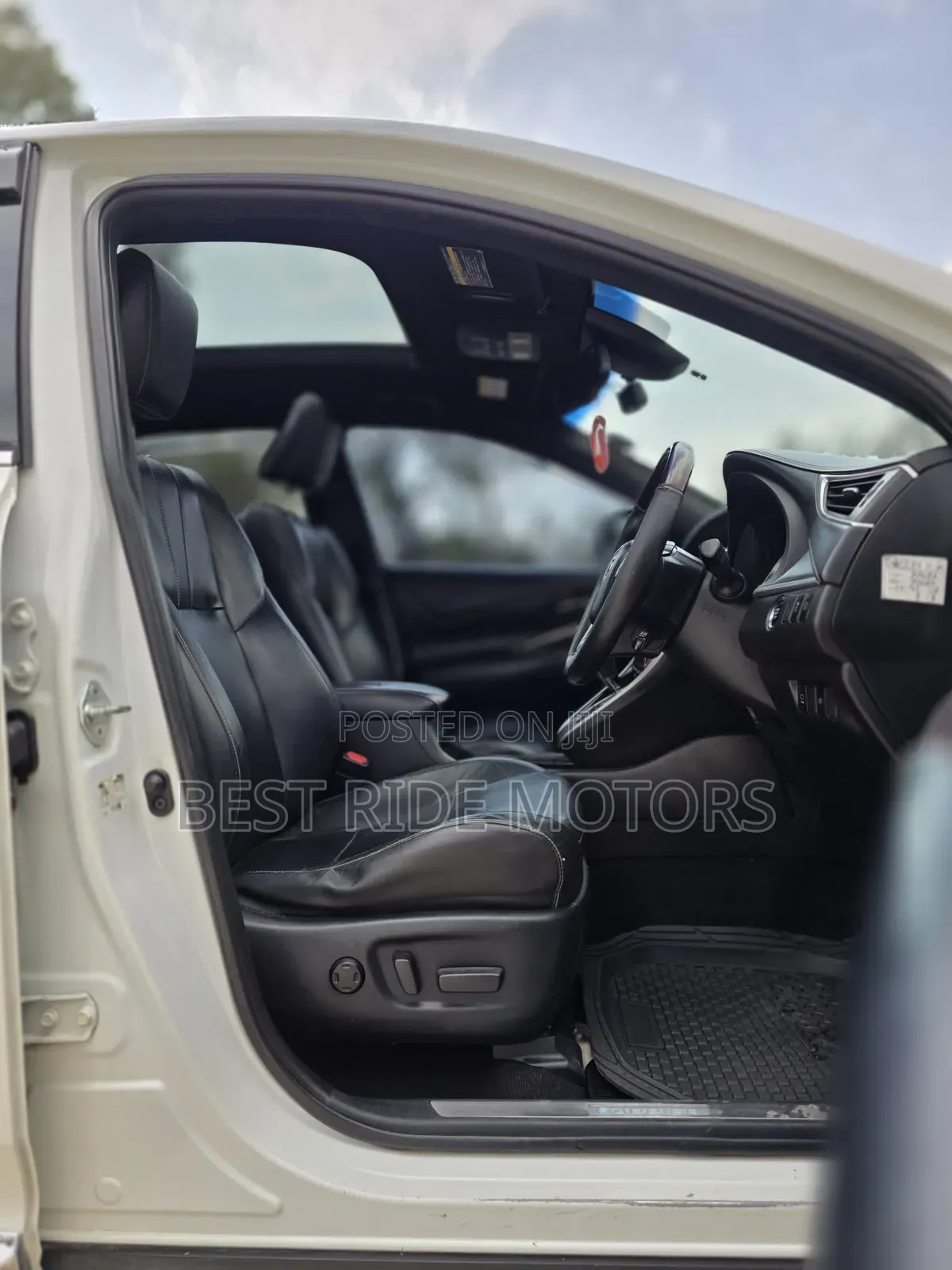 Toyota Harrier 2.0 2016 Off white