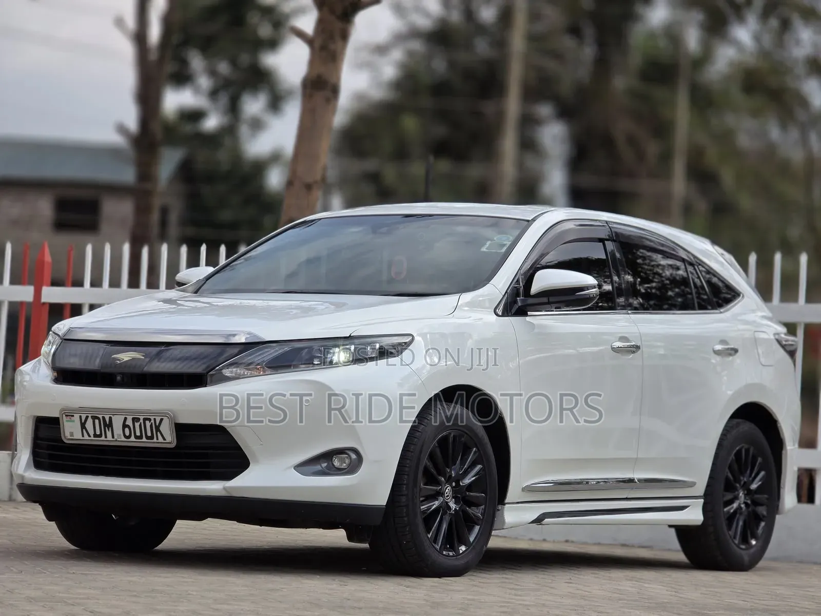 Toyota Harrier 2.0 2016 Off white