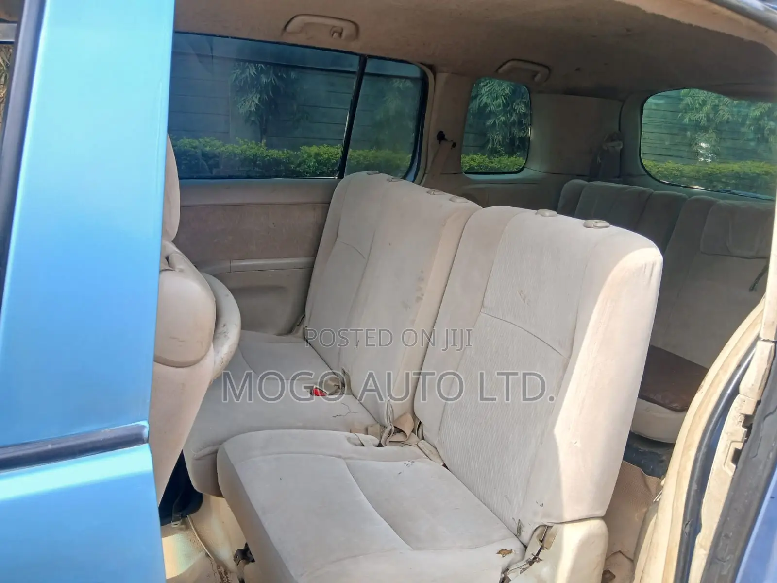 Toyota ISIS 2009 Blue