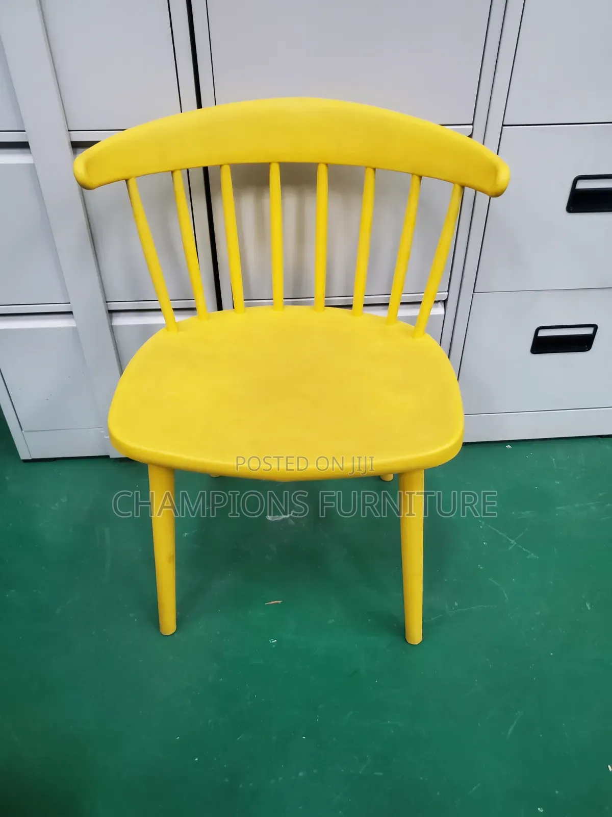 Windsor Spindle Accent Chair