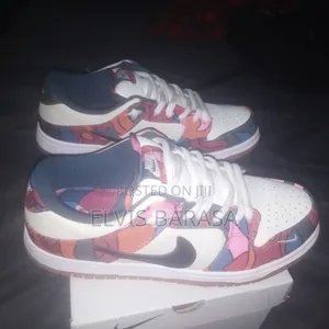 Nike SB Dunk Para