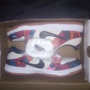 Nike SB Dunk Para