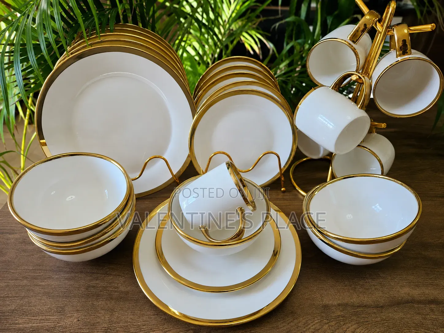 Stylish Dinnerset Round Gold Diner Set