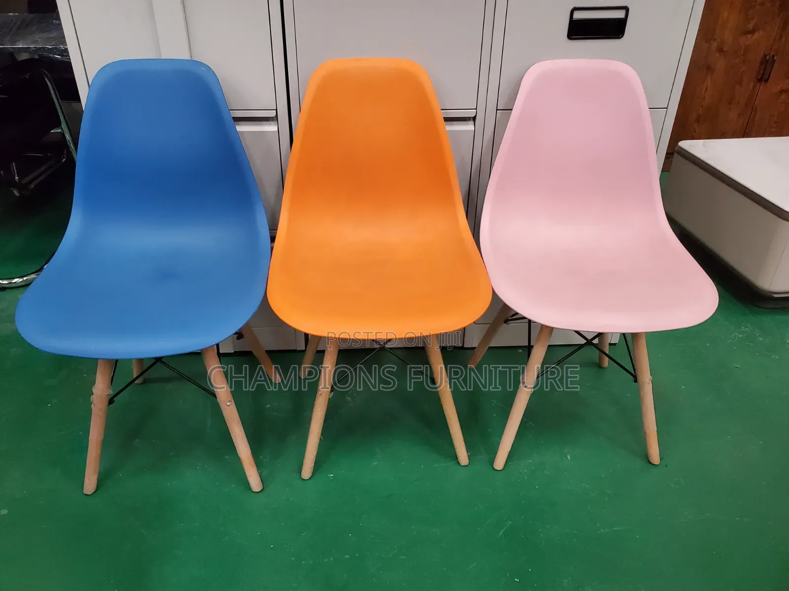 Classic Eames Style Molded Side Chair