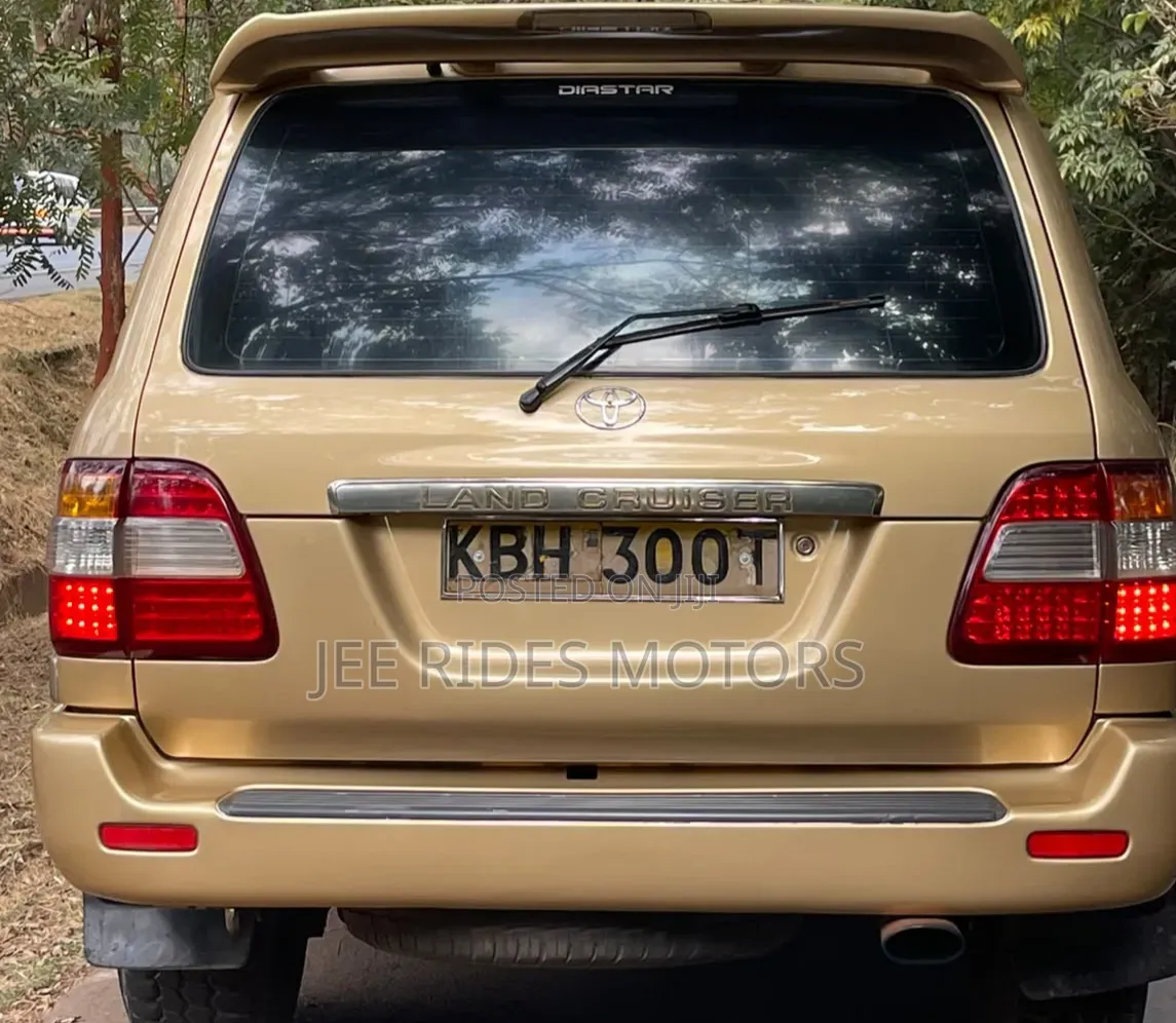 Toyota Land Cruiser 2003 Yellow