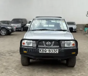 Nissan Hardbody 2010 Silver
