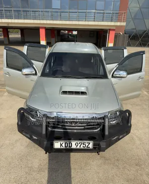 Toyota Hilux 2014 Silver