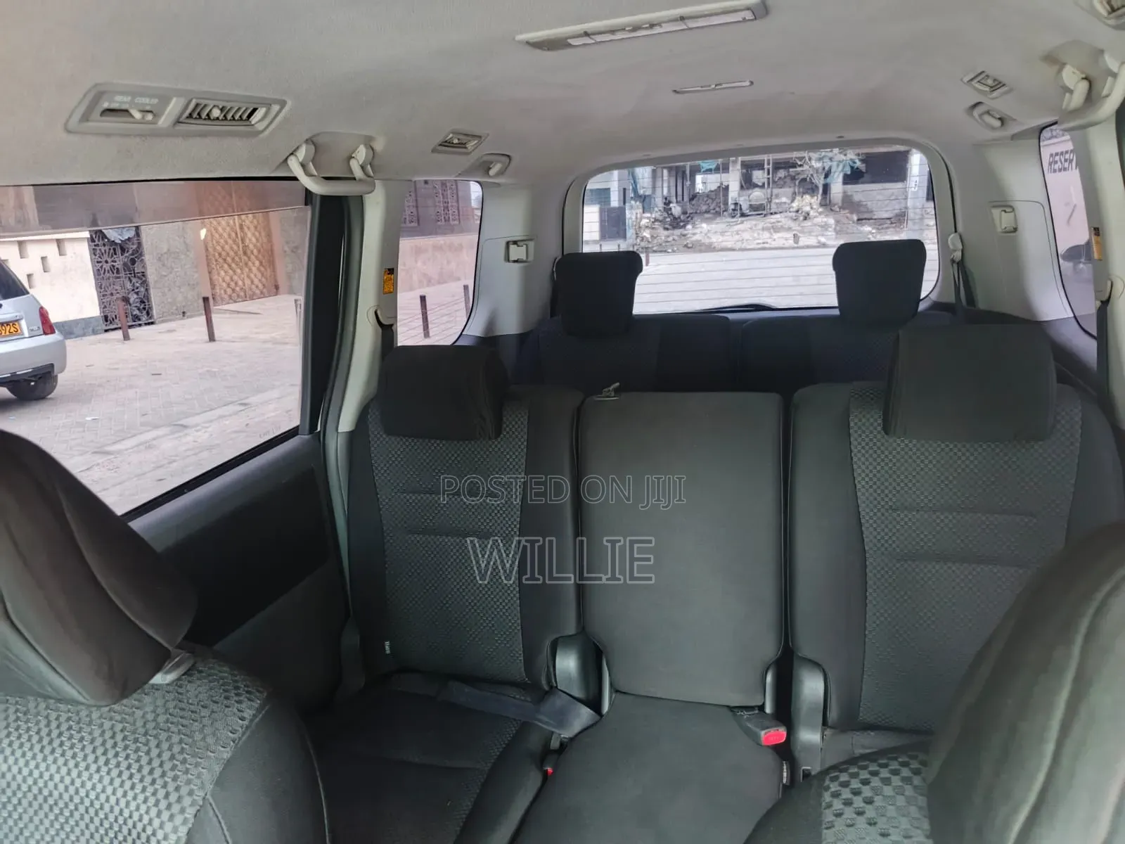 Toyota Noah 2010 White