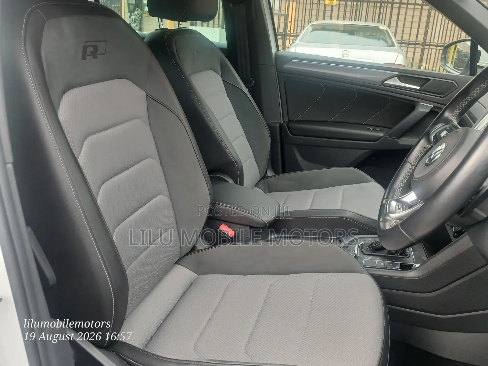 Volkswagen Tiguan 2.0T SEL R-Line AWD 4MOTION 2019 White