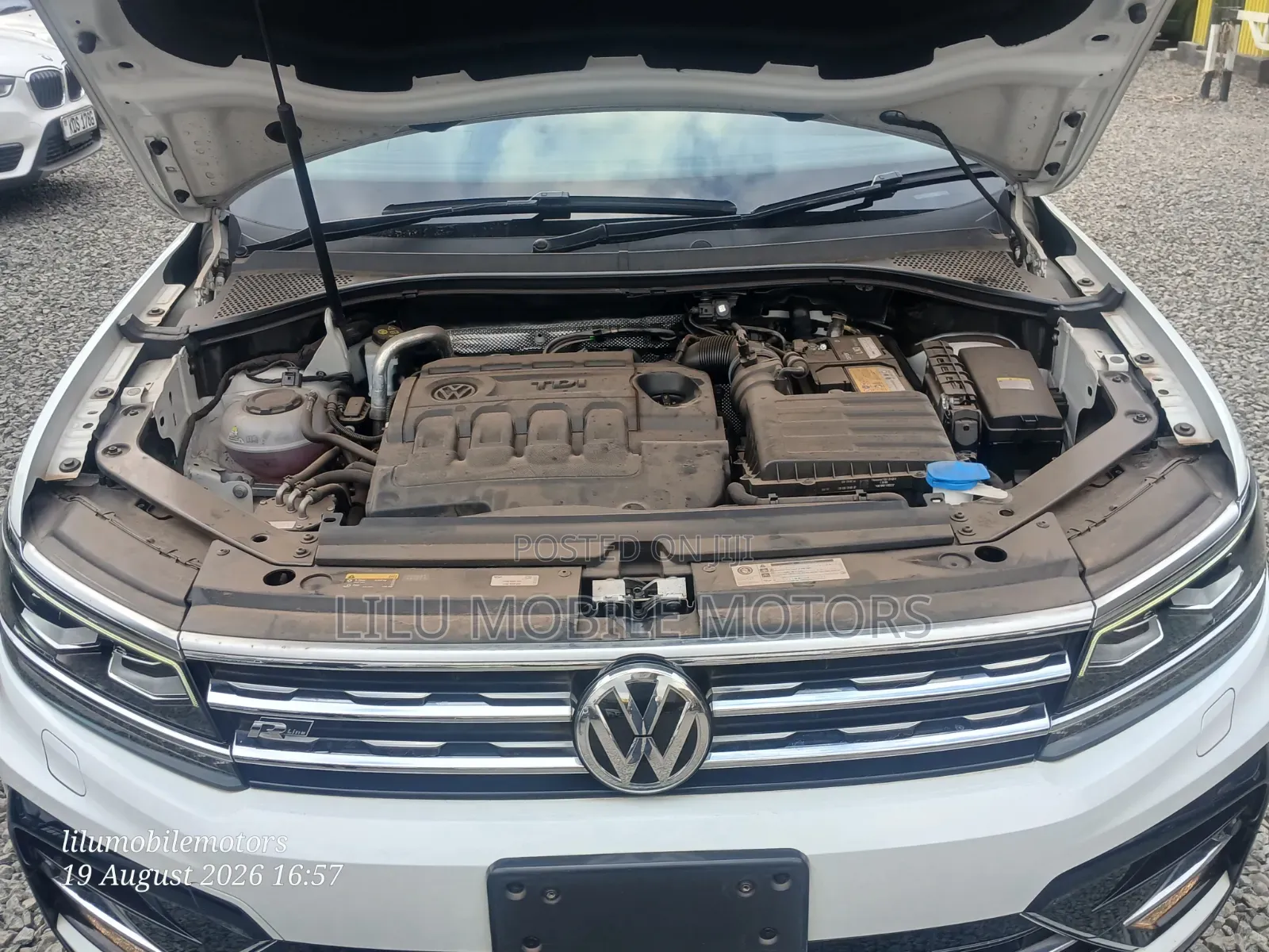 Volkswagen Tiguan 2.0T SEL R-Line AWD 4MOTION 2019 White