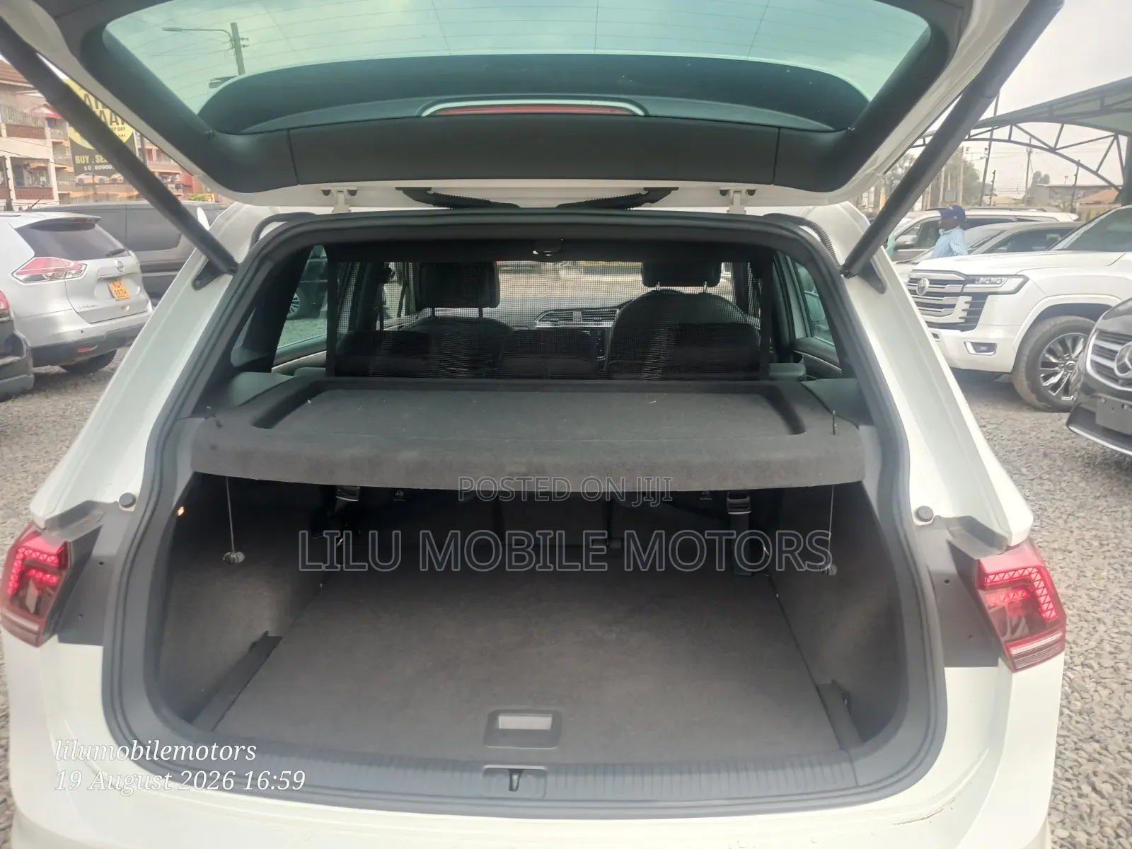 Volkswagen Tiguan 2.0T SEL R-Line AWD 4MOTION 2019 White