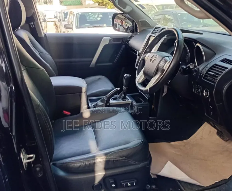 Toyota Land Cruiser Prado 2017 Burgundy