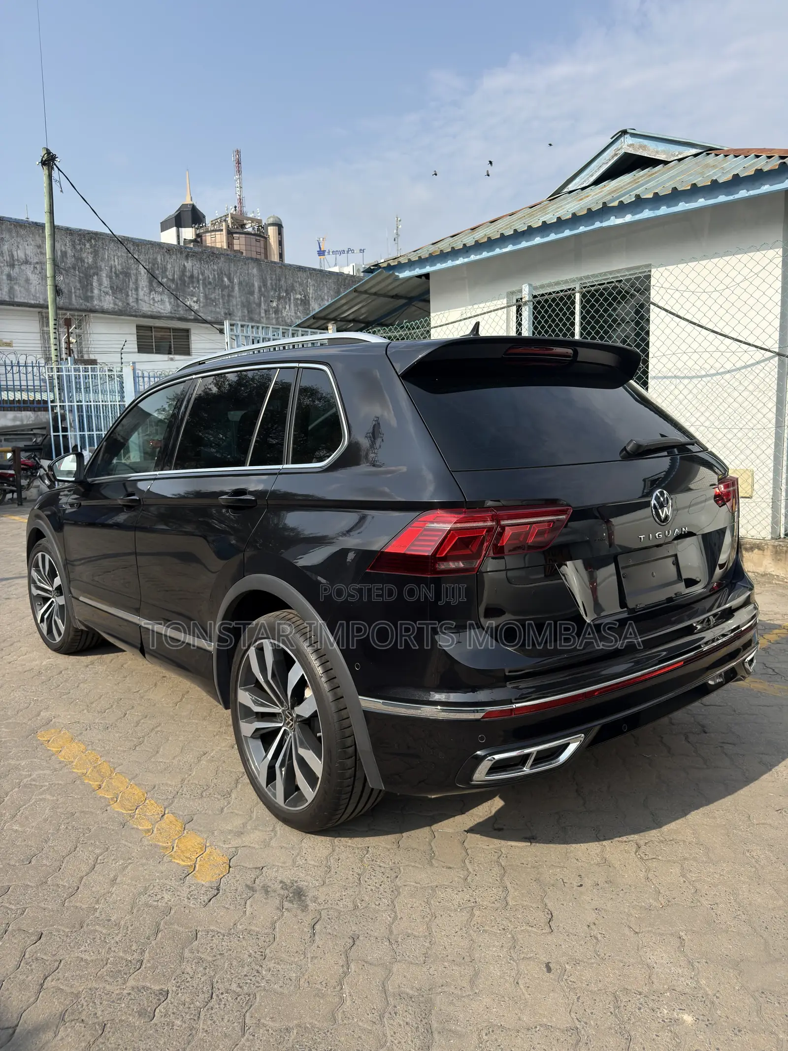 Volkswagen Tiguan 2.0T SEL Premium R-Line AWD 4MOTION 2019 Black