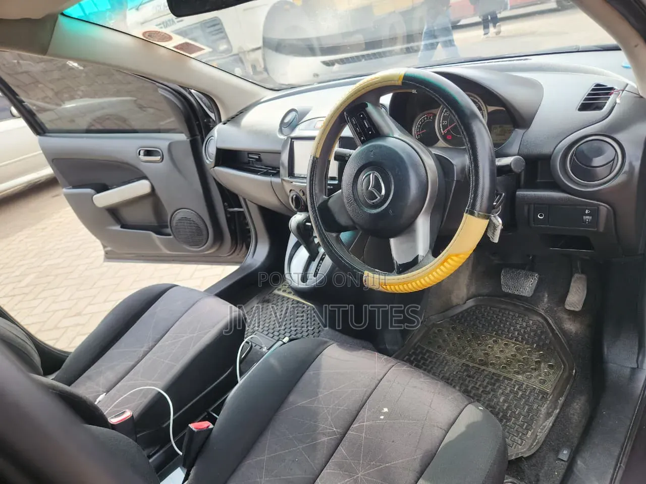 Mazda Demio 2014 Burgundy