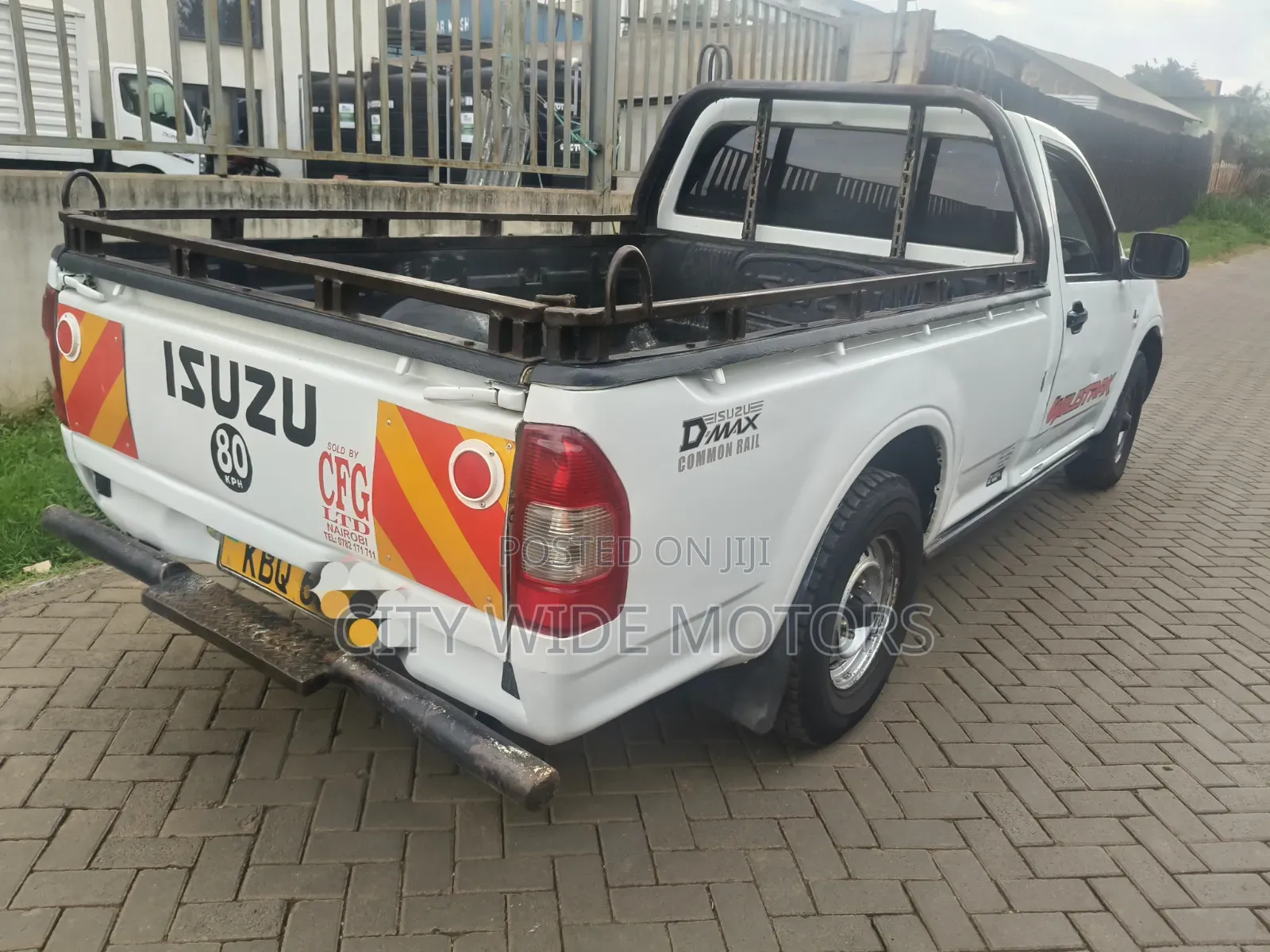 Isuzu D-MAX 2012 White