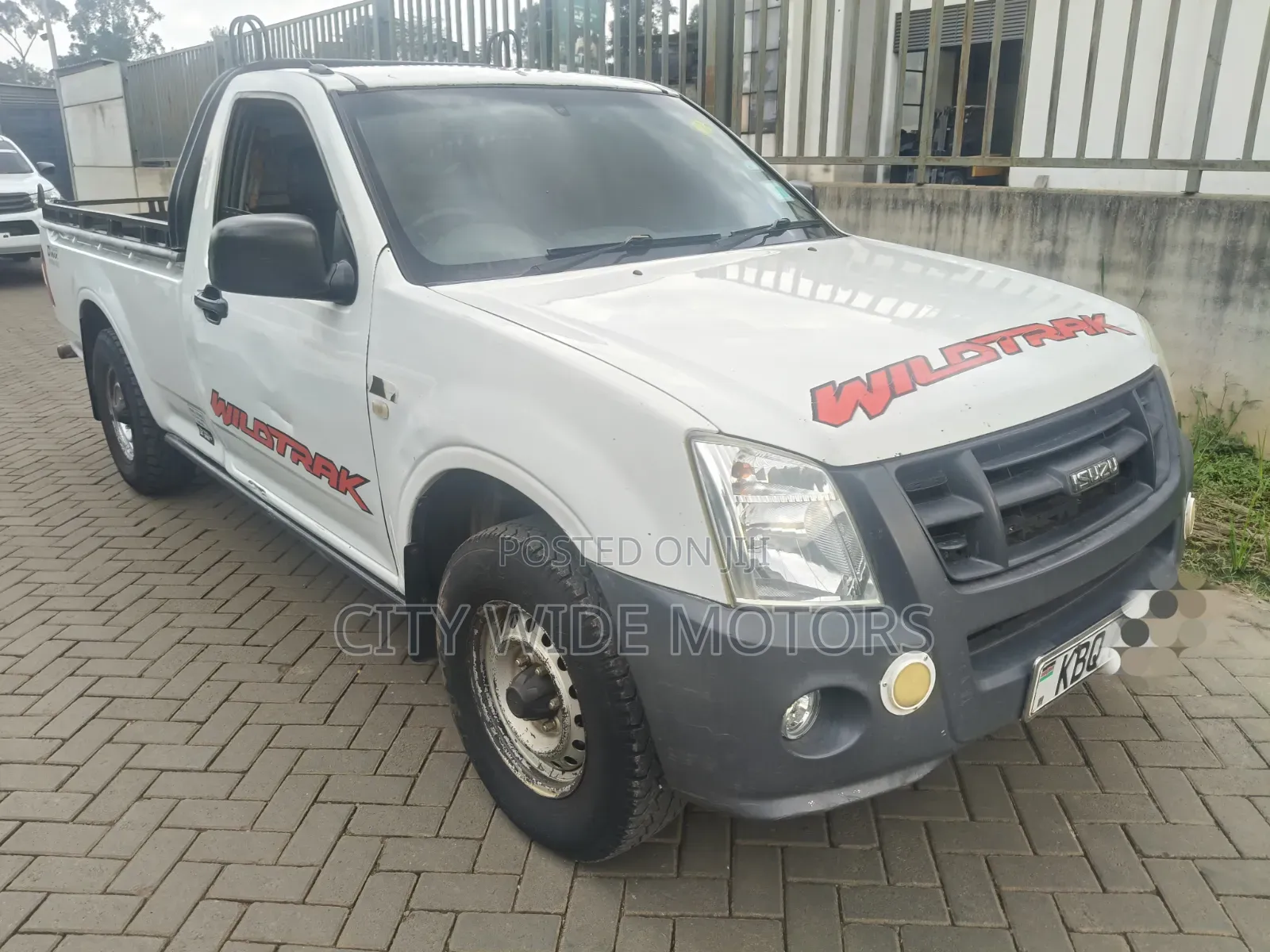 Isuzu D-MAX 2012 White