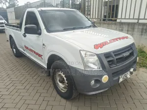 Isuzu D-MAX 2012 White