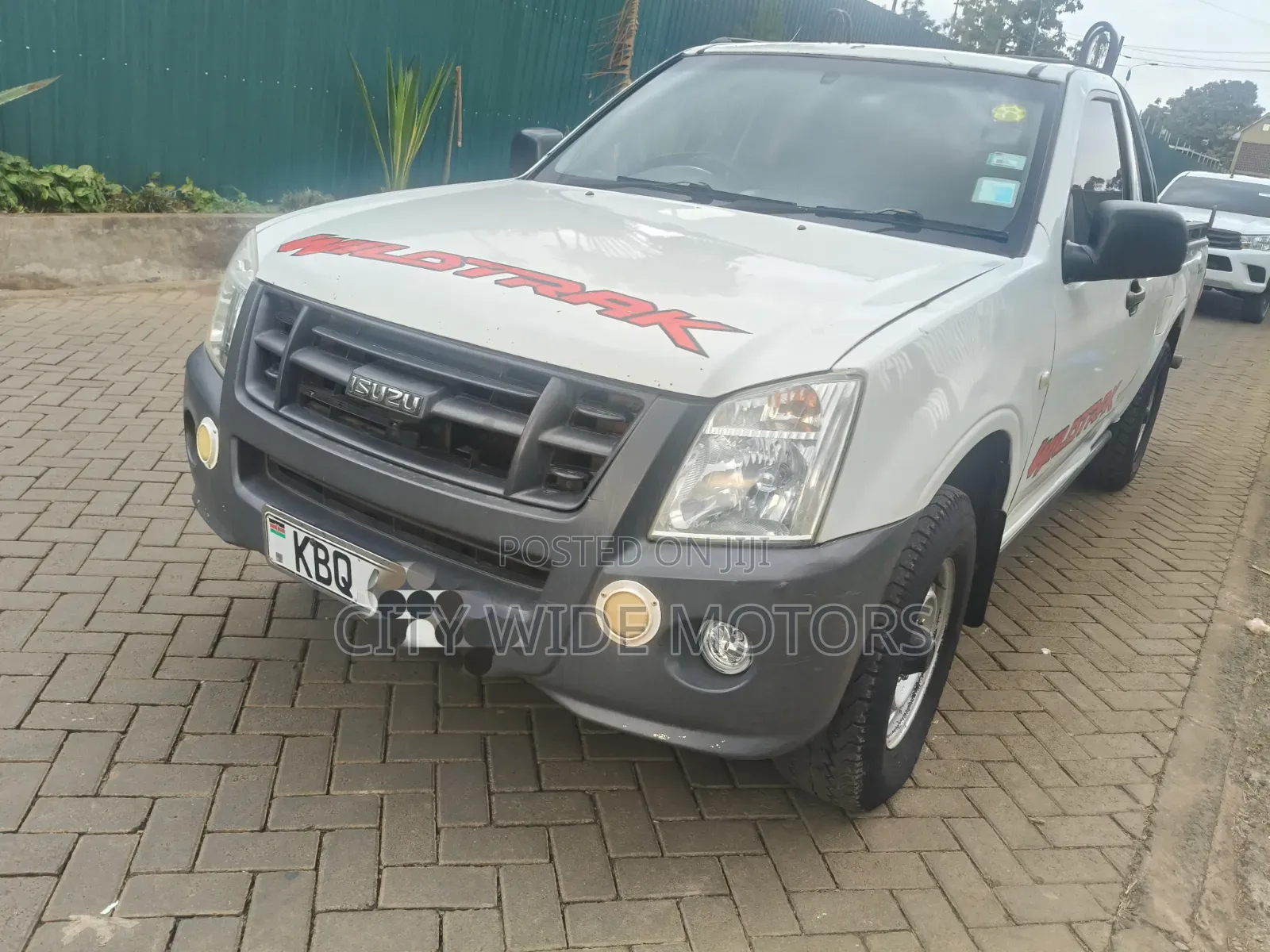 Isuzu D-MAX 2012 White