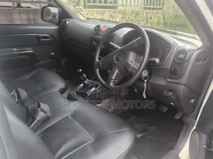 Isuzu D-MAX 2012 White