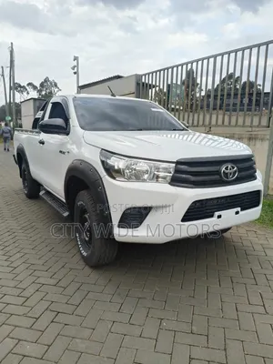 Toyota Hilux 2019 White