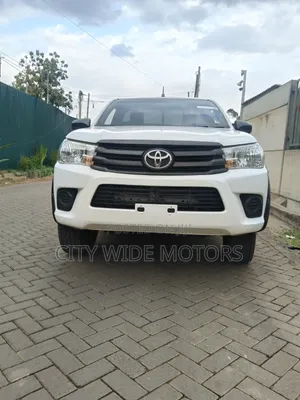 Toyota Hilux 2019 White