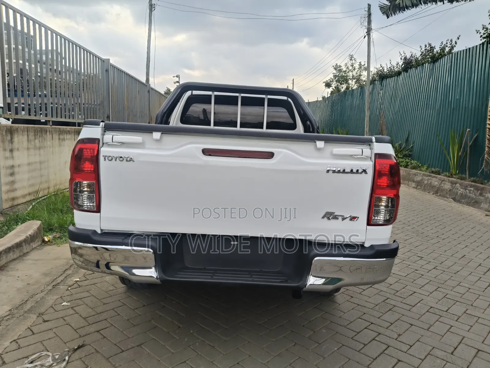 Toyota Hilux 2019 White