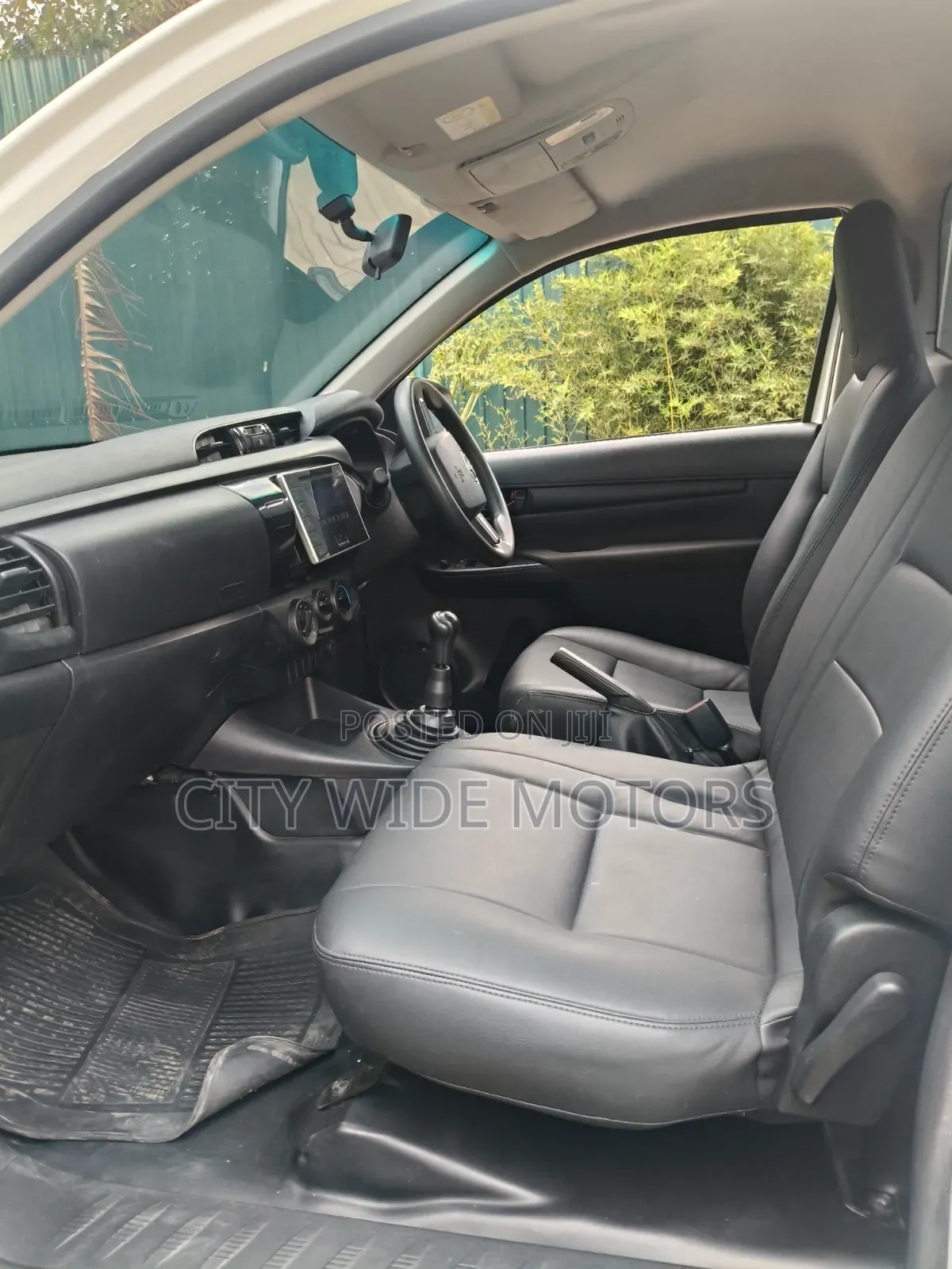 Toyota Hilux 2019 White