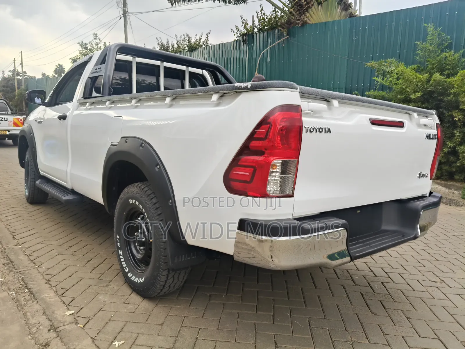 Toyota Hilux 2019 White