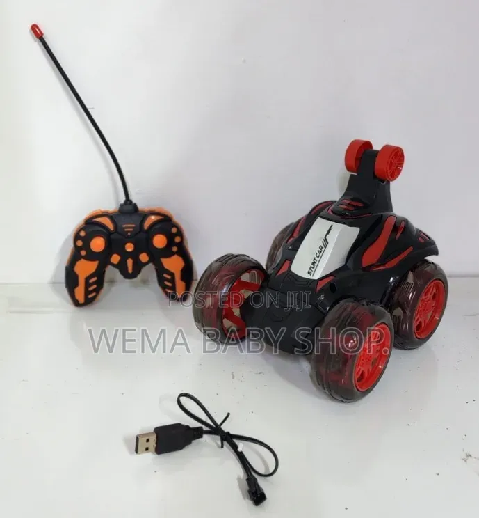 Spider-Man R/C Stunt Car/360° Tumbling Flips/Led/Music