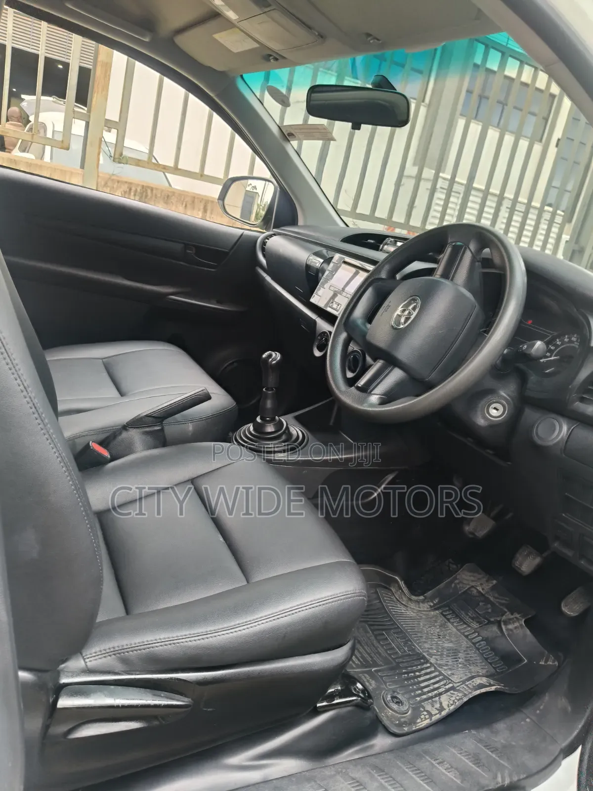Toyota Hilux 2019 White