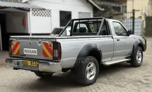 Nissan NP300 2.5 TDi Single Cab 2010
