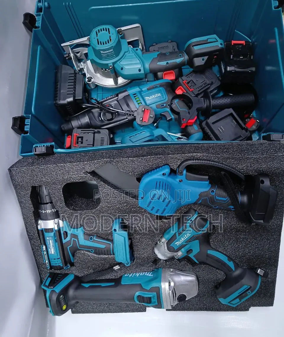 Professional Makita 5-in-1 Cordless Power Tool Combo