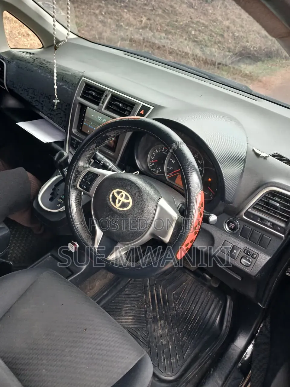 Toyota Ractis 2012 Black