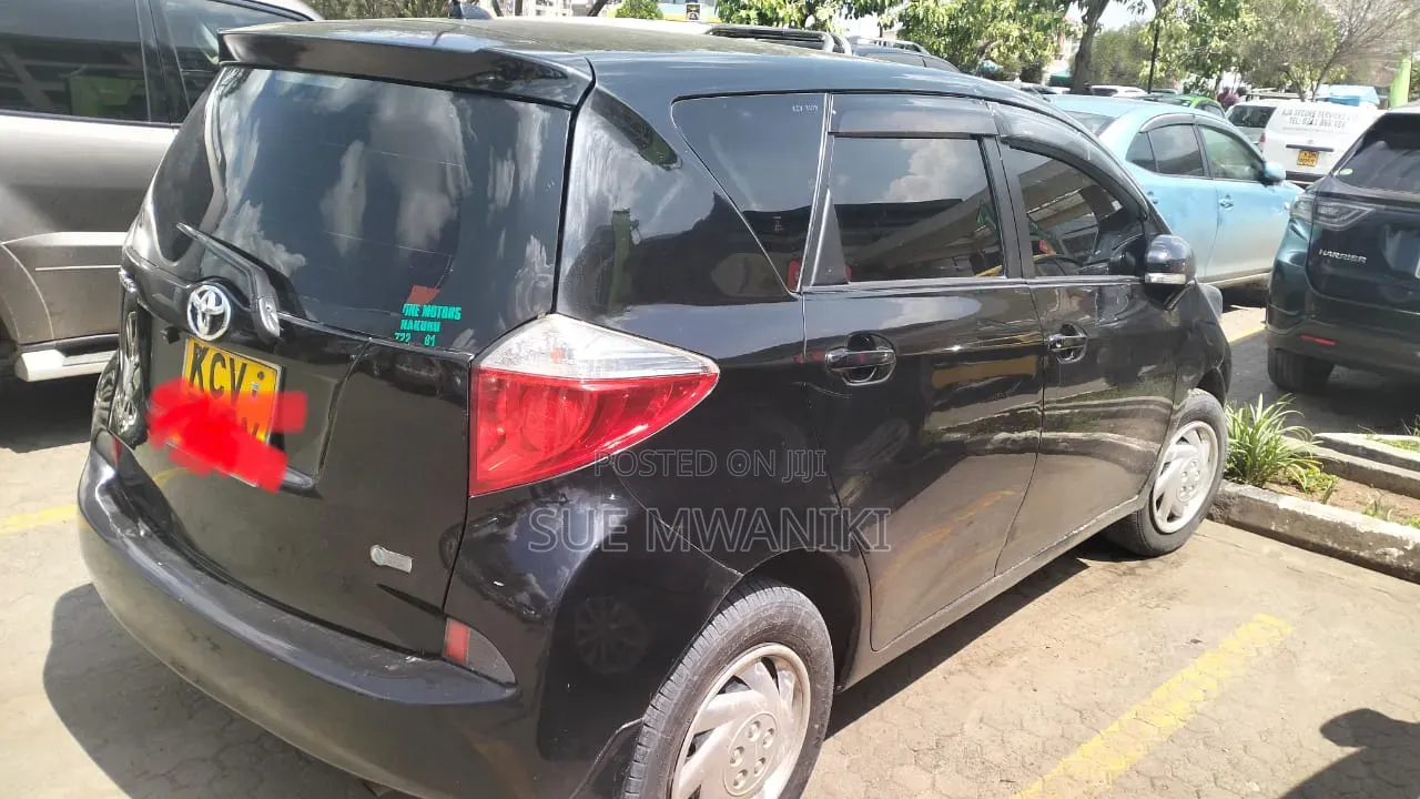 Toyota Ractis 2012 Black