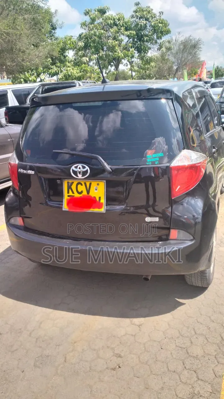 Toyota Ractis 2012 Black