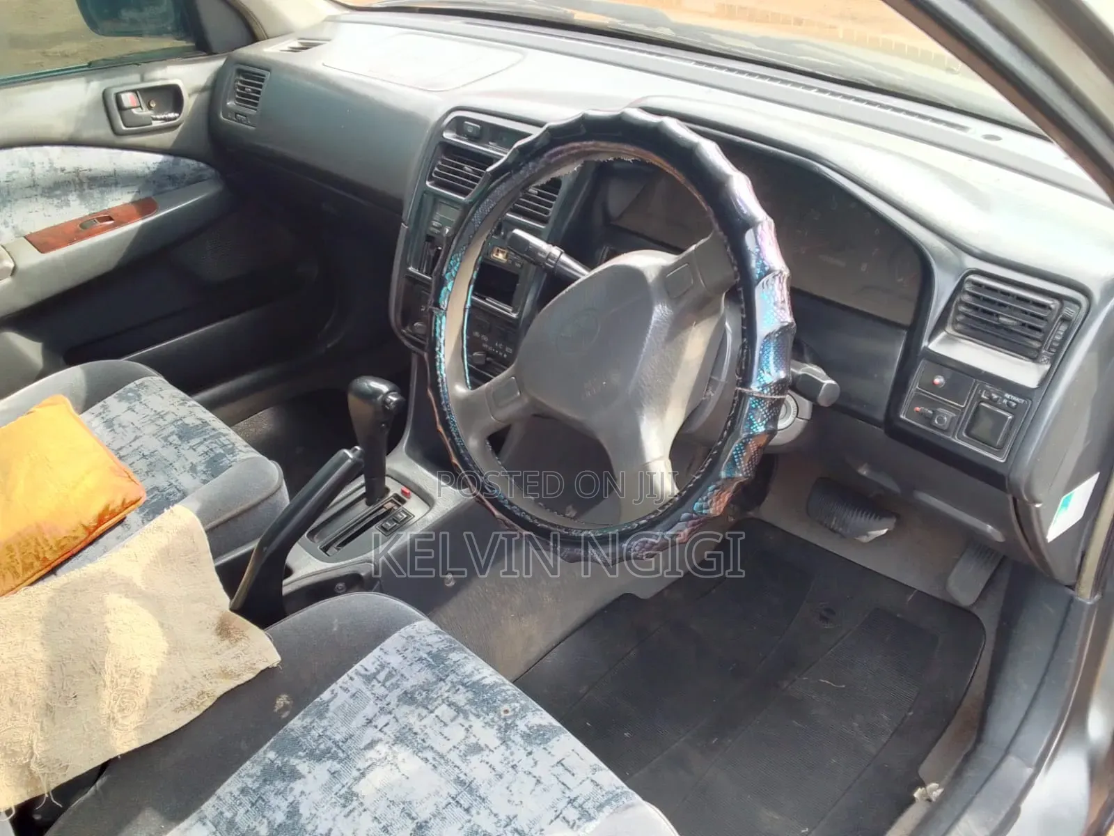 Nissan Pick-Up 1997 White